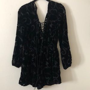 BLACK VELVET ROMPER 🖤🍑